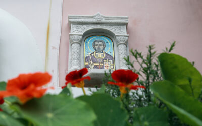 На Донском кладбище освятили мозаичную икону священномученика протопресвитера Александра Хотовицкого